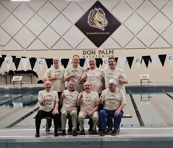 2025-02-08-Team-Picture-Thumbs-up-small.jpg