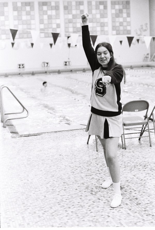 2026-04-01-cheerleader-on-deck.jpg