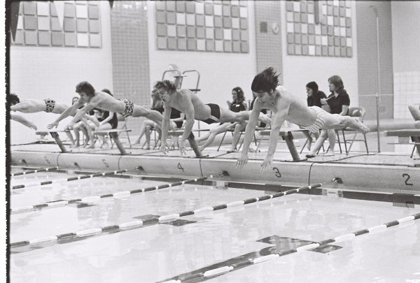 2026-04-01-swimmers-starting-a-race-2.jpg
