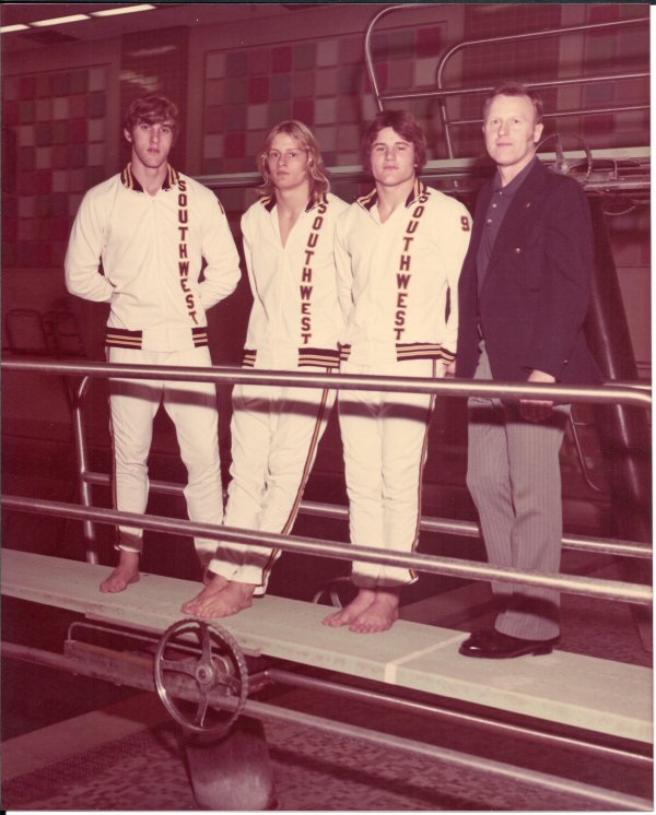 74-75-Diving-Team-small.jpg