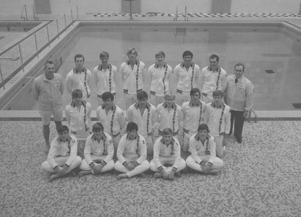 MensSwimTeam1970-71.jpg